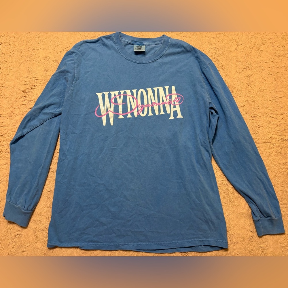 Comfort Colors size L Wynonna long sleeve